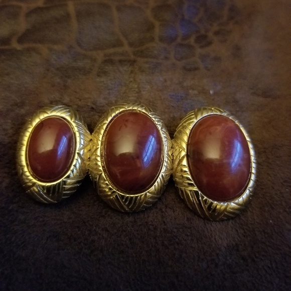 Monet brooch